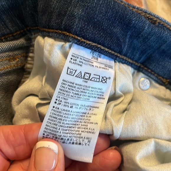 Banana Republic girlfriend jeans - like new! - Picture 10 of 10